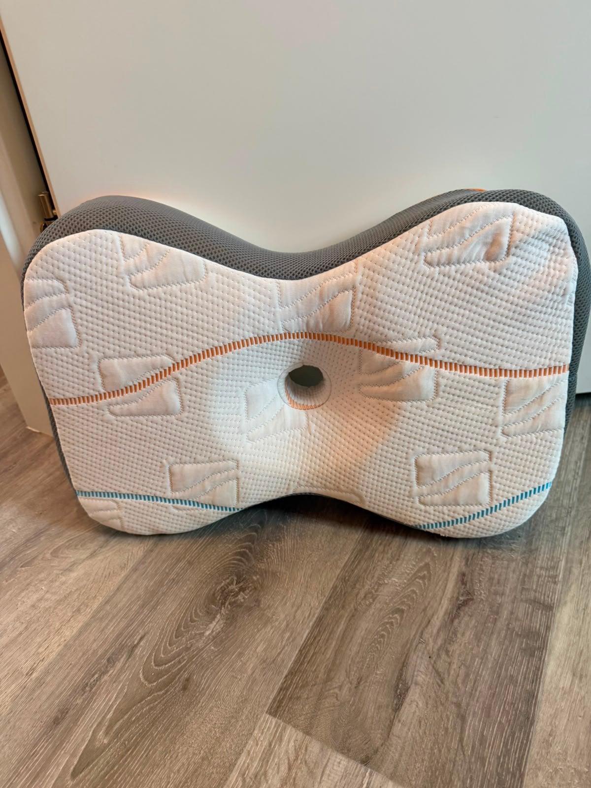 M line Athletic Pillow, Eenpersoons, Wit, Ophalen of Verzenden, Zo goed als nieuw