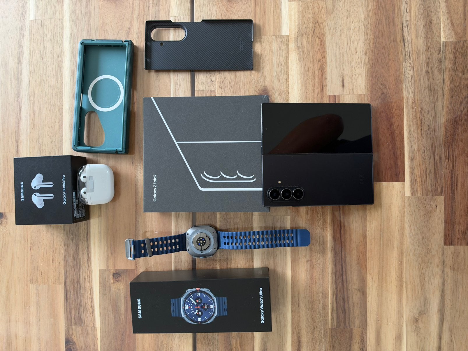 Foto 3 van Samsung Z Fold7 512GB + Watch Ultra + Buds3 Pro