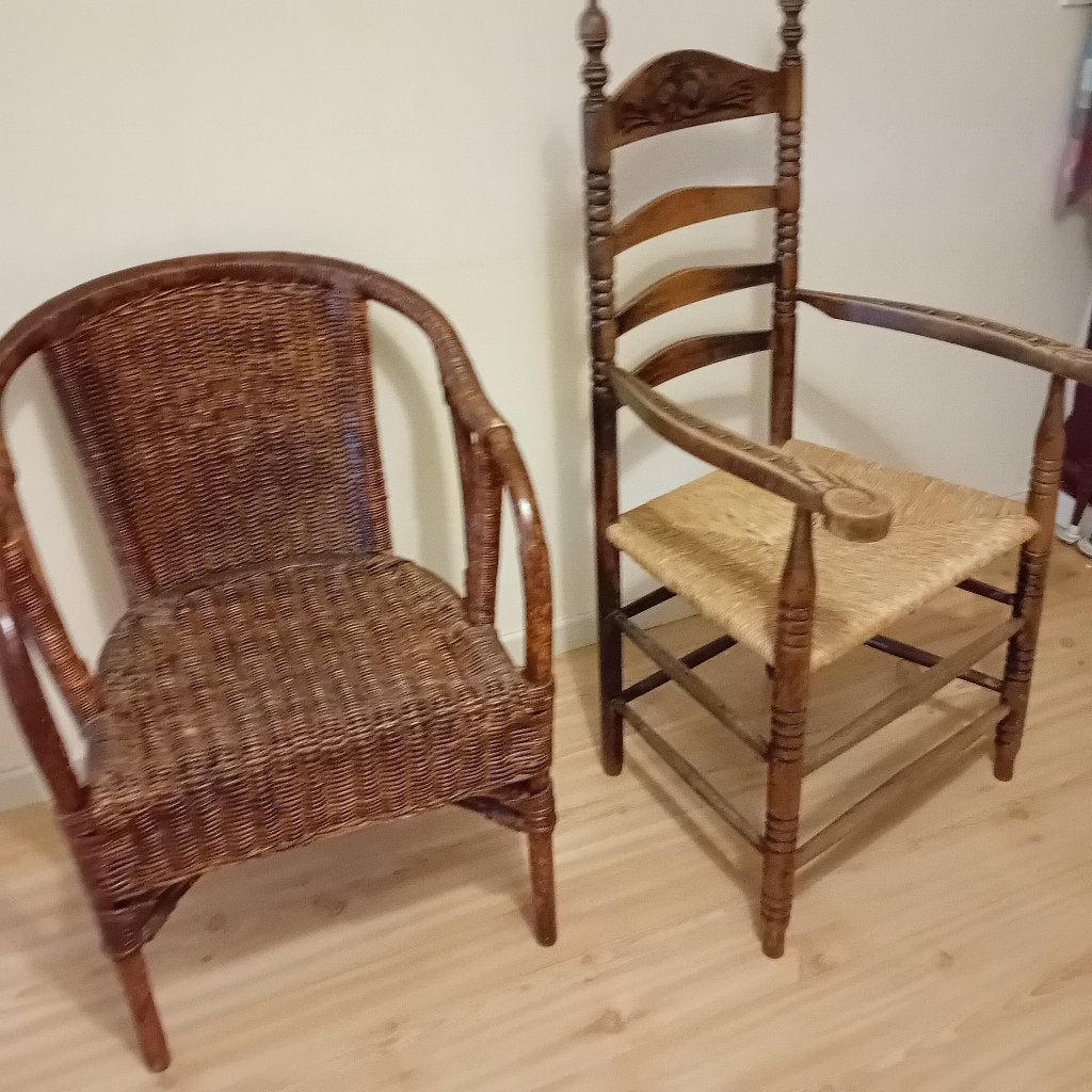 2 stoelen, Ophalen, Gebruikt, Bruin, Riet of Rotan
