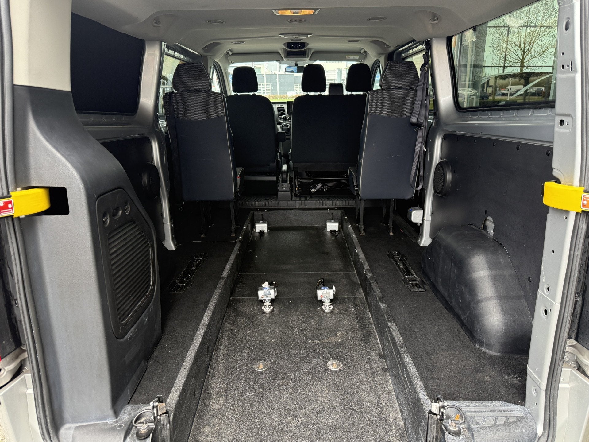 Ford Transit Custom 5+1 Rolstoelbus 320 2.0 TDCI L2H1 Trend, Auto's, Bestelauto's, Voorwielaandrijving, Gebruikt, 4 cilinders