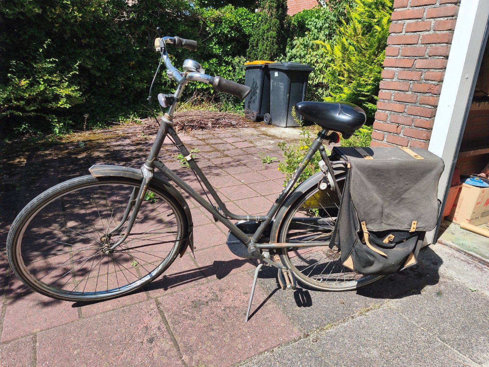 Oude fiets met fietstassen, Terugtraprem, Ophalen, Overige merken, 53 tot 56 cm