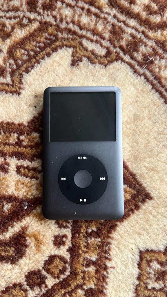Apple IPod 6 gen - gebruik voor onderdelen, Audio, Tv en Foto, Mp3-spelers | Apple iPod, 40 GB en meer, Classic, Verzenden, Zwart