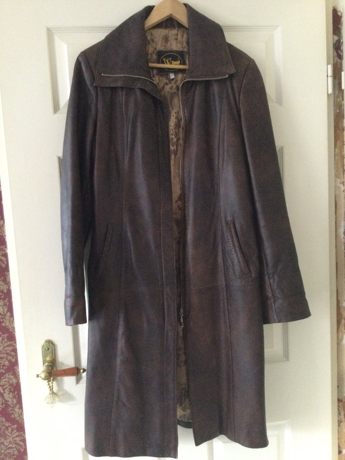 Lange lederen dames jas, Kleding | Dames, Jassen | Winter, Ophalen of Verzenden, Zo goed als nieuw, Maat 42/44 (L), Bruin