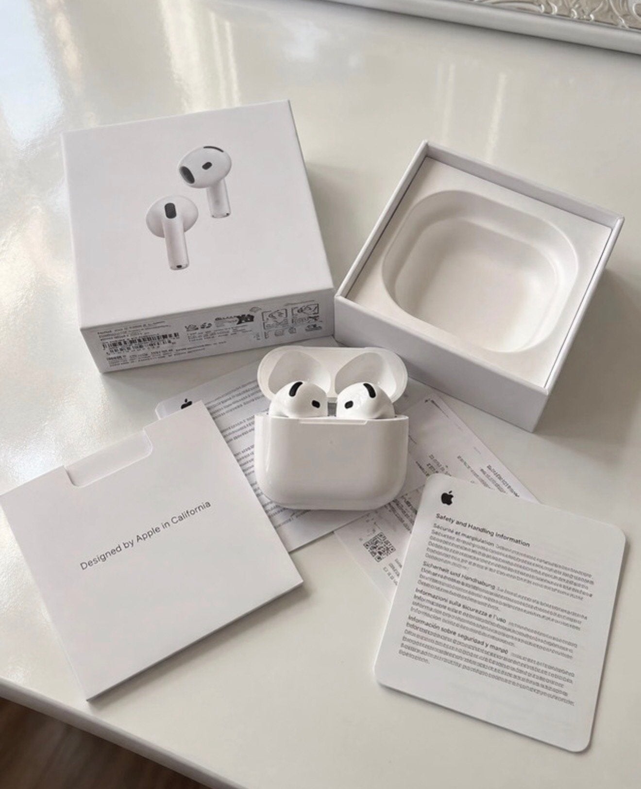 Airpods Pro 2/Airpods 4 gloednieuw, Ophalen, Zo goed als nieuw