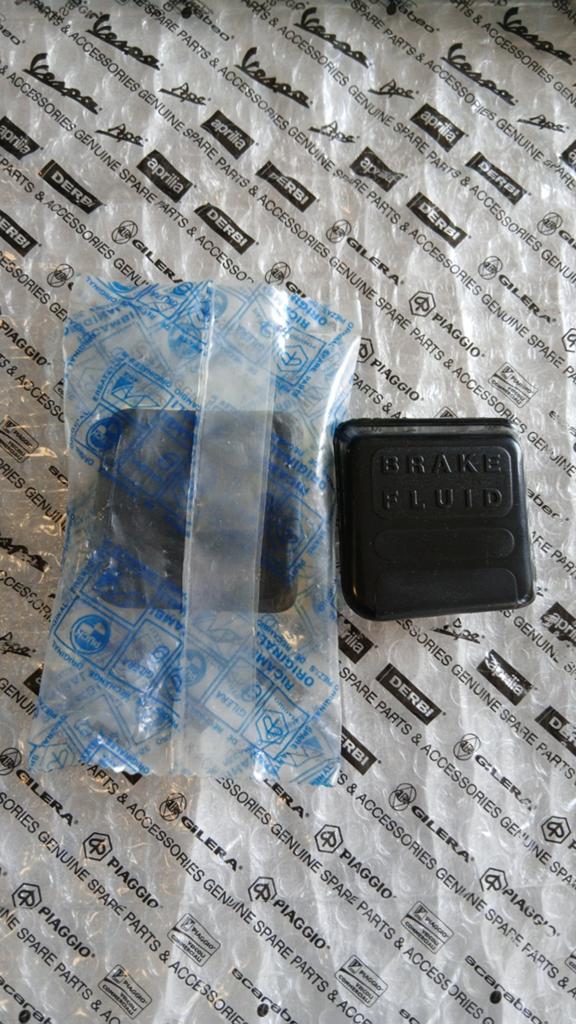 Piaggio SKR Quartz Skipper NOS remreservoir kapje, Ophalen of Verzenden, Nieuw, Kap, Piaggio