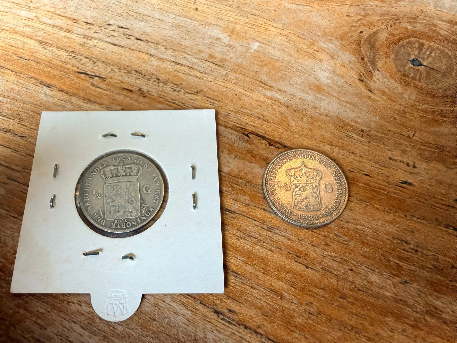 Twee halve guldens: 1868 Willem III & 1921 Wilhelmina, Postzegels en Munten, ½ gulden, Koning Willem III, Setje, Zilver