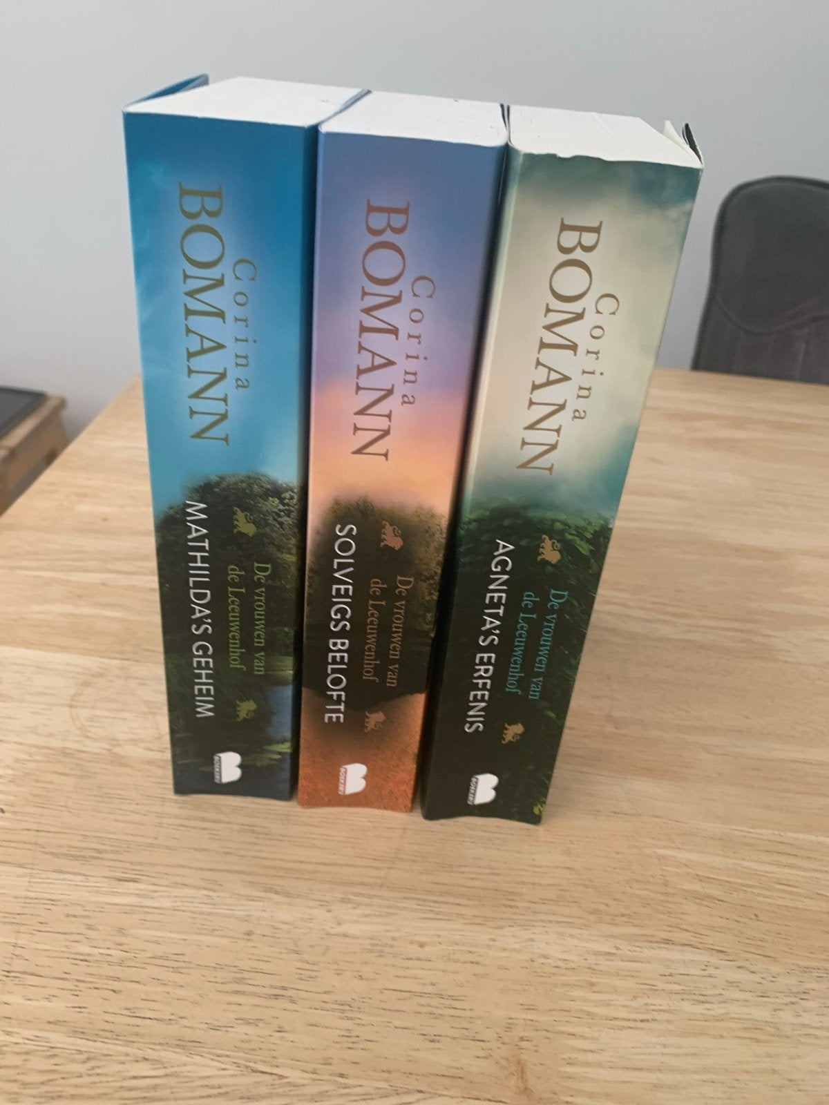 Corina Bomann - De vrouwen van de Leeuwenhof (3 boeken), Ophalen of Verzenden, Zo goed als nieuw, Nederland