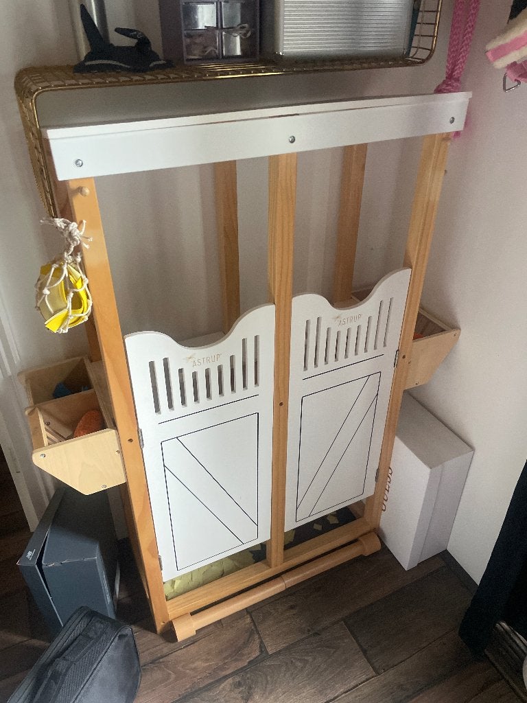 Stal hobby Horse, Ophalen