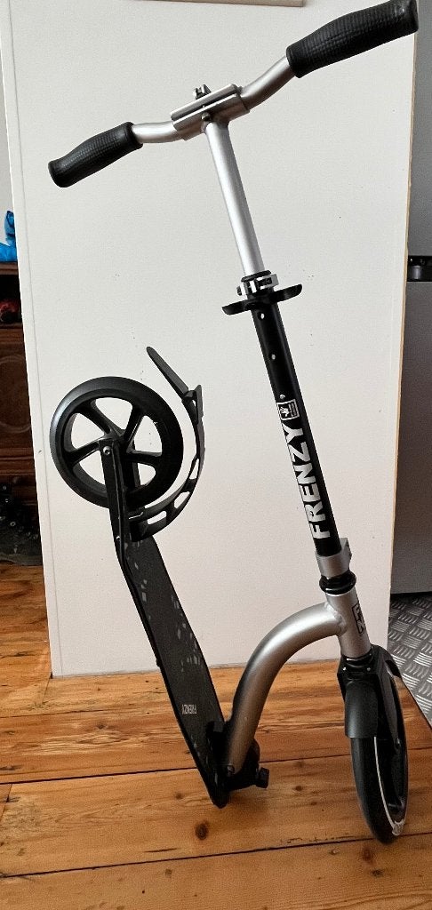 Niet gebruikt: STEP Frenzy 230mm V2 - Met PU banden !!, Ophalen, Zo goed als nieuw, Gewone step, Frenzy