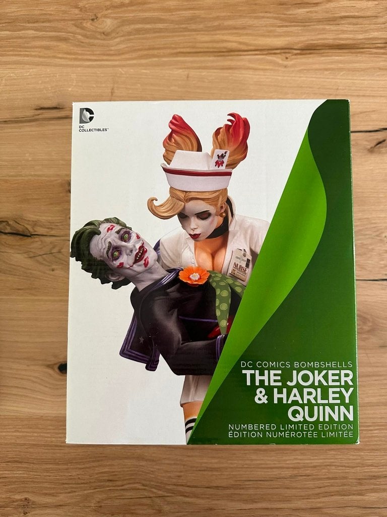 DC Bombshells Joker & Harley Quinn Statue 1st Edition /5200, Ophalen of Verzenden, Superheld, Zo goed als nieuw, Beeldje of Figuurtje