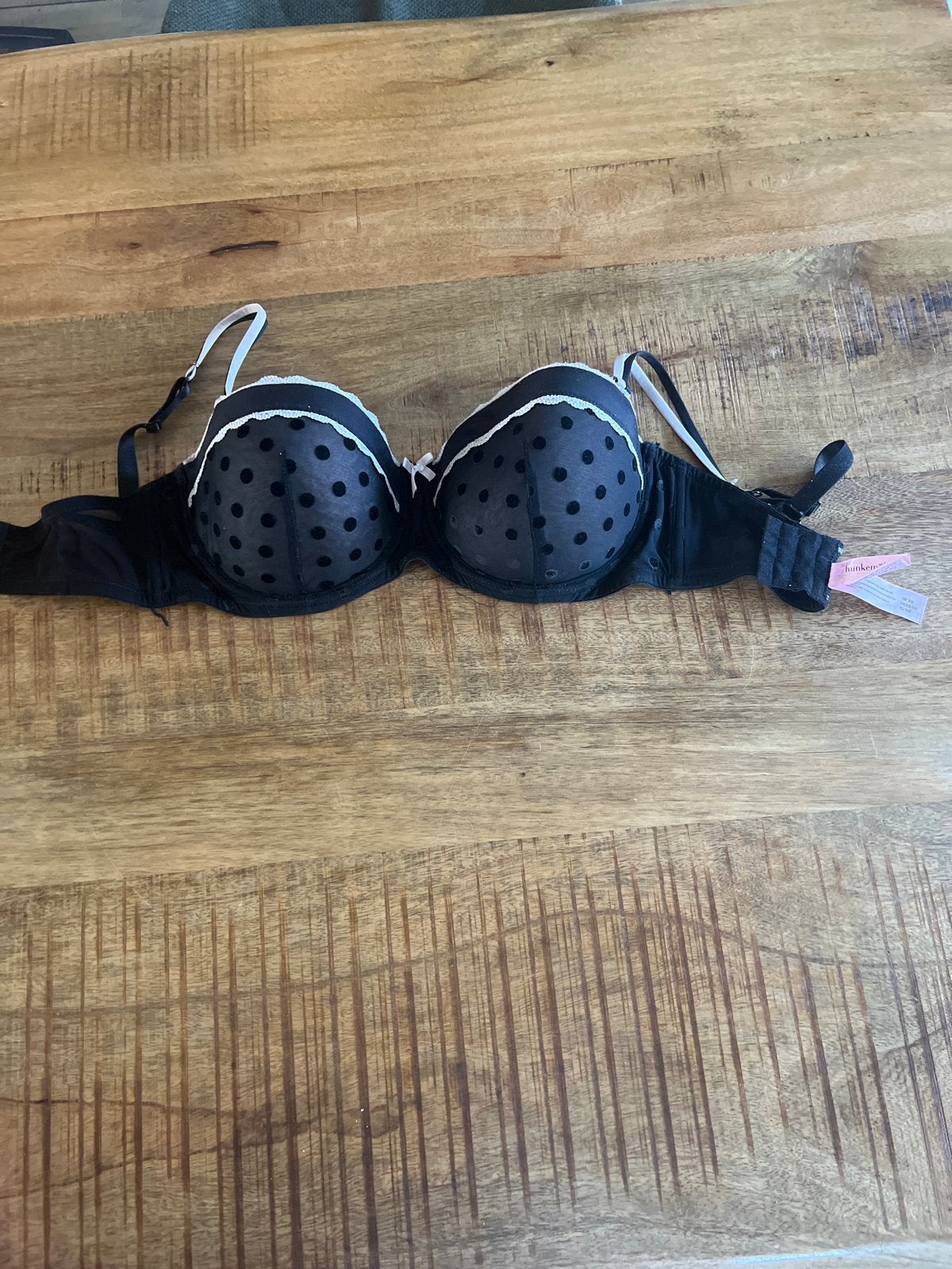 Hunkemöller Zwarte BH en string met stippen en witte details, Ophalen of Verzenden, Zwart, BH