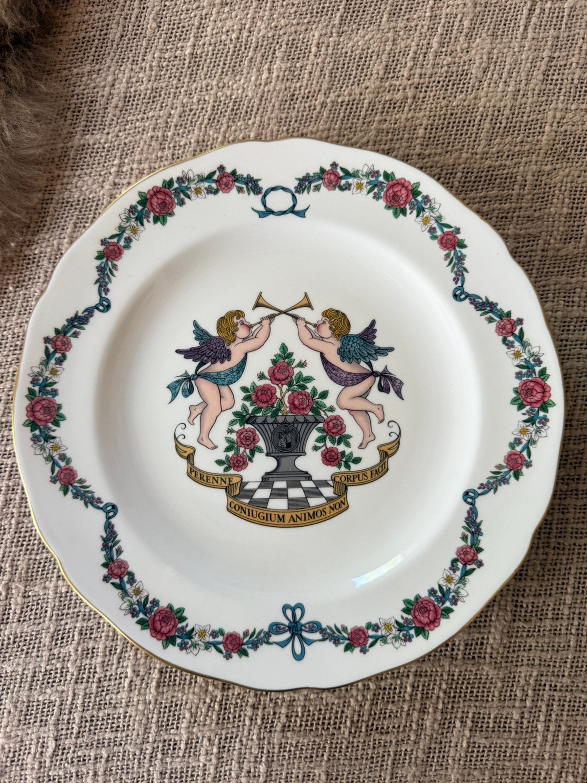 Spode bord met Engeltjes izgst diameter 22 cm, Antiek en Kunst, Ophalen