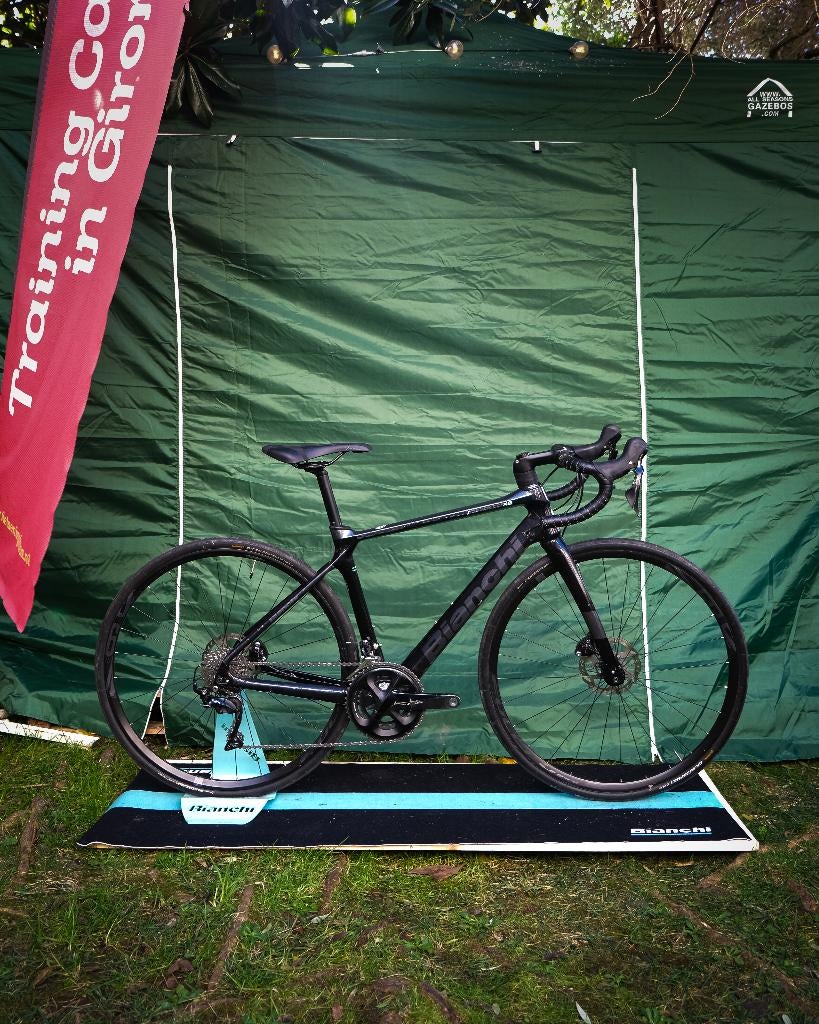 Bianchi Infinito 50 XE 105 2023, 28 inch, Gebruikt, Carbon, Heren