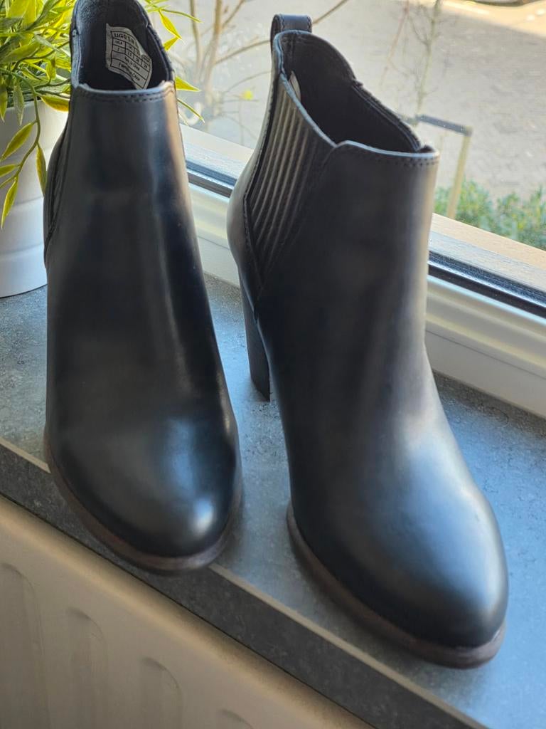 Dames UGG laarsjes maat 38 NIEUW. Koopje!, UGG, Ophalen of Verzenden, Nieuw, Zwart