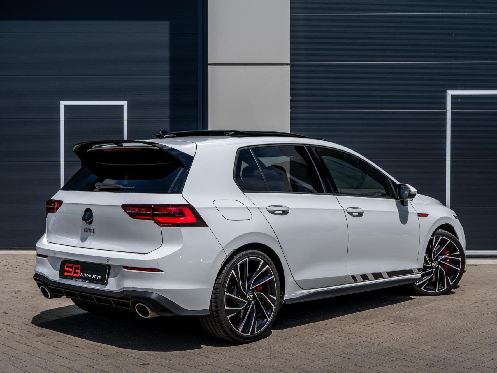 Volkswagen Golf 2.0 TSI GTI Clubsport IQ|Cam|Pano|BOMVOL!, Auto's, Euro 6, 4 cilinders, 1984 cc, Wit