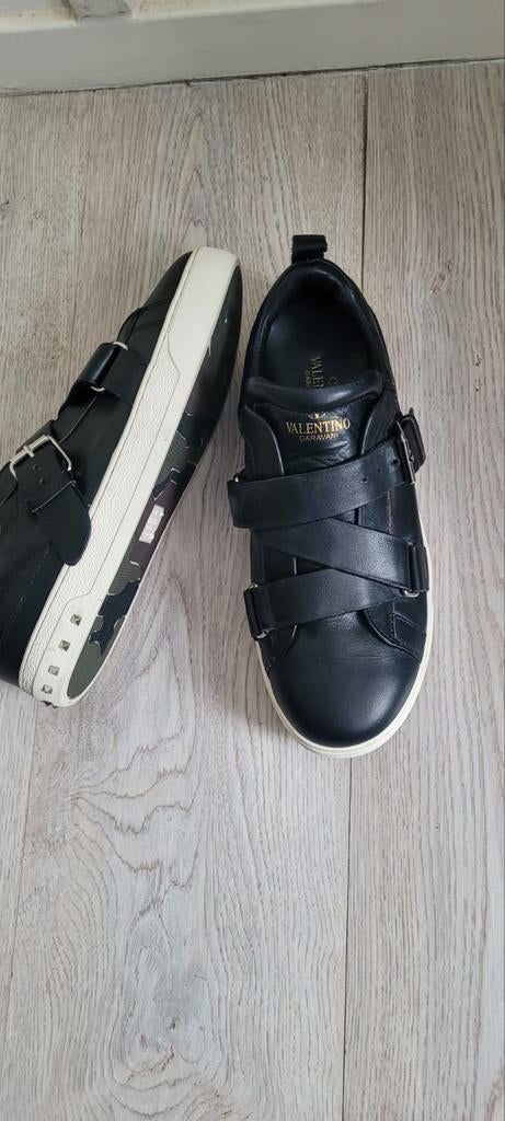 Valentino Garavani Rockstud Buckle Sneakers unisex Zwart, Valentino, Zwart, Ophalen of Verzenden, Sneakers of Gympen