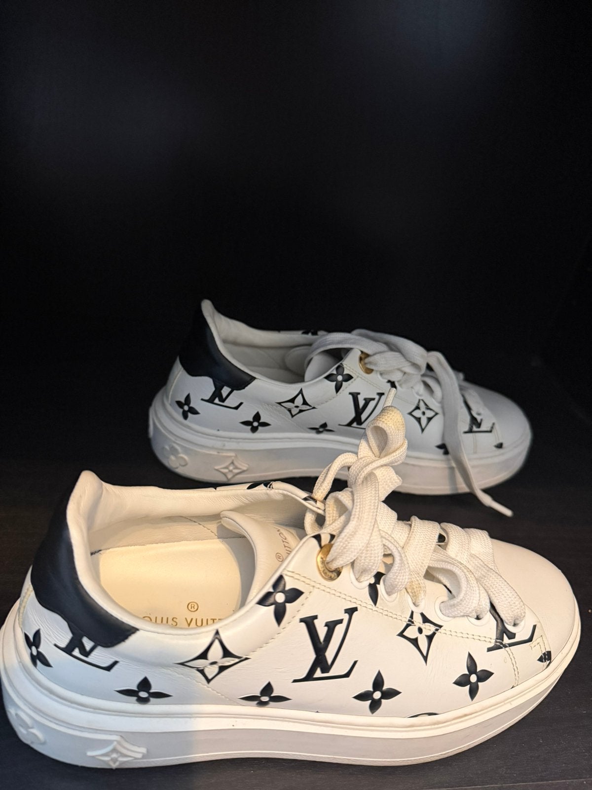 Louis vuitton time out sneakers (schoenen dames designer), Kleding | Dames, Wit, Ophalen of Verzenden, Sneakers of Gympen, Zo goed als nieuw