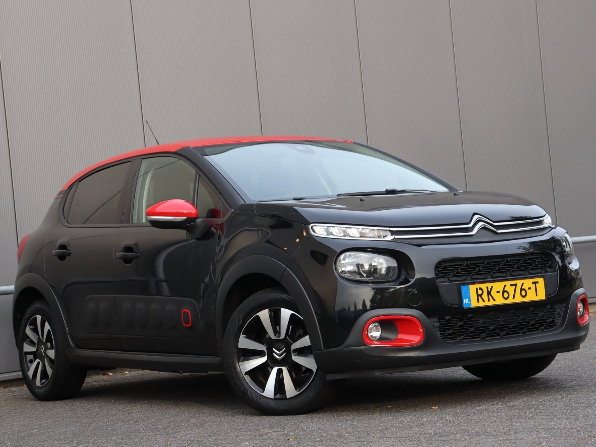 Foto 4 van Citroen C3 1.2 PureTech Shine navi LM airco org NL