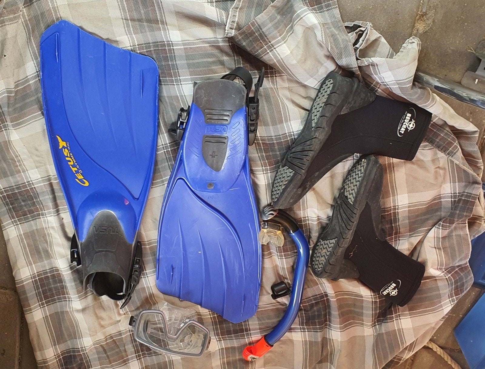 Duikset: vinnen, duikbril, snorkel en schoenen, Ophalen, Gebruikt, Zwem- of Duikvliezen