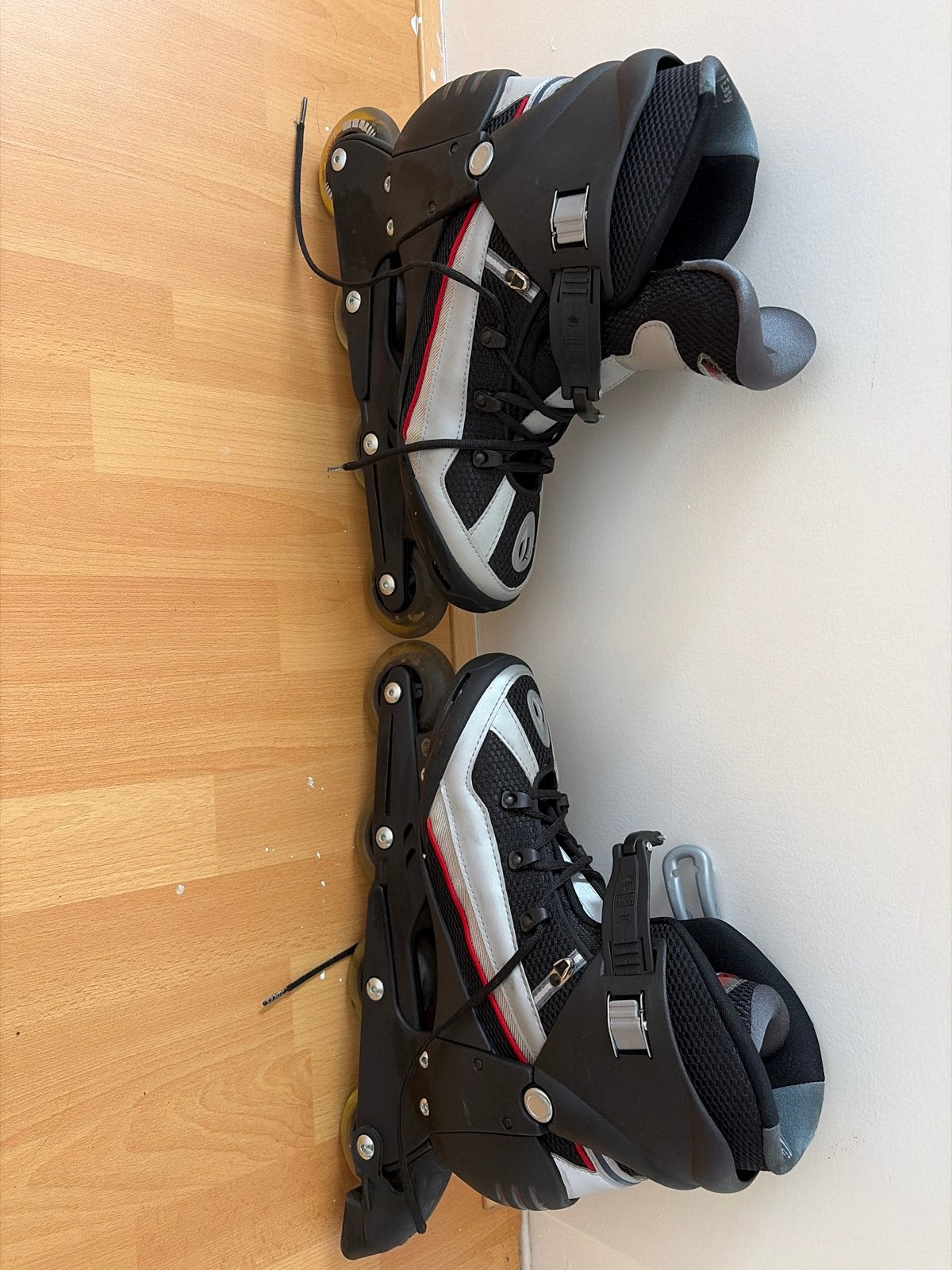 Skeelers - Maat 47 zo goed als nieuw, Gebruikt, Ophalen of Verzenden, Inline skates 4 wielen, Heren