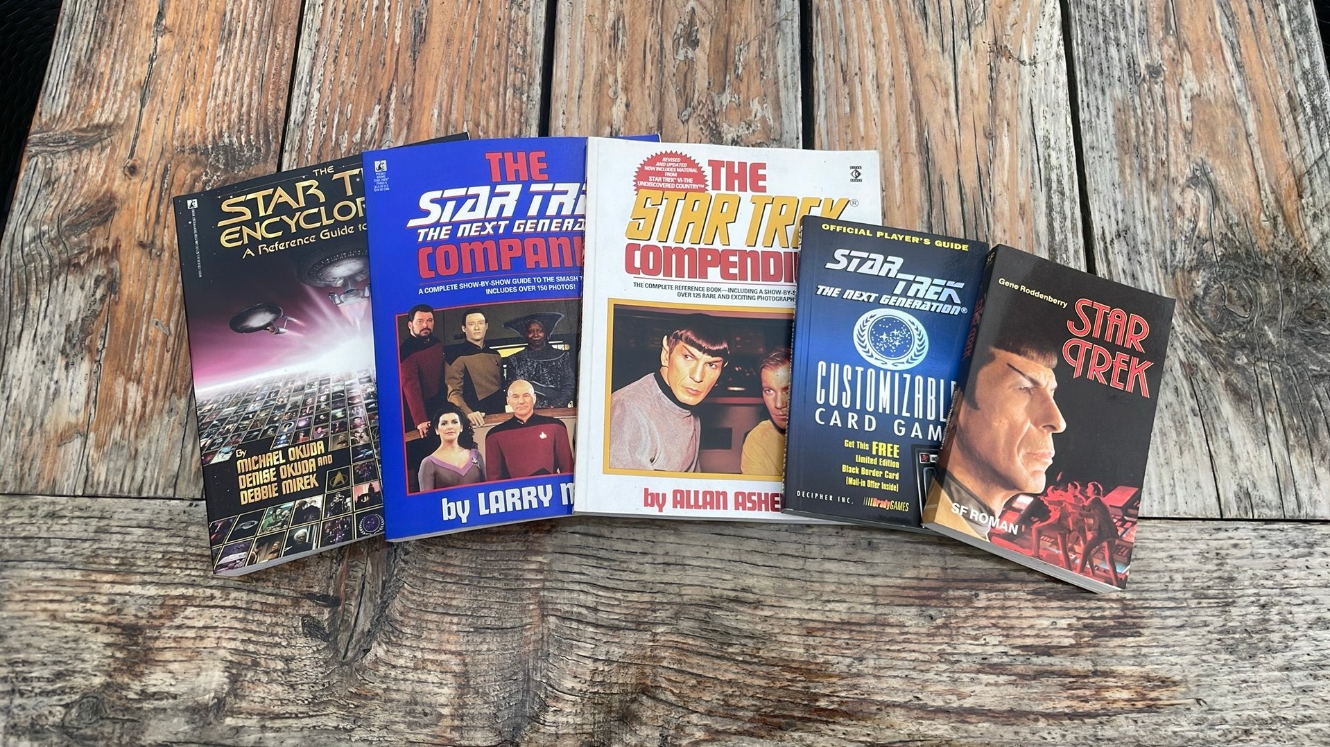 Star Trek - 5 boeken - jaren ‘80-‘90 - uitstekende staat !!, Ophalen of Verzenden, Zo goed als nieuw