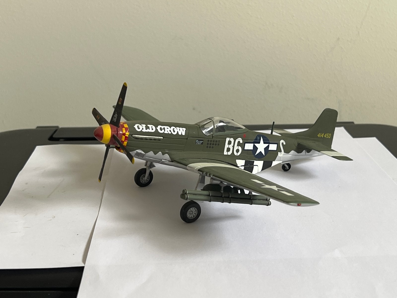 CDC Armour P-51 Mustang 'Old Crow' B6 modelvliegtuig, Overige merken, 1:72 tot 1:144, Ophalen of Verzenden, Zo goed als nieuw