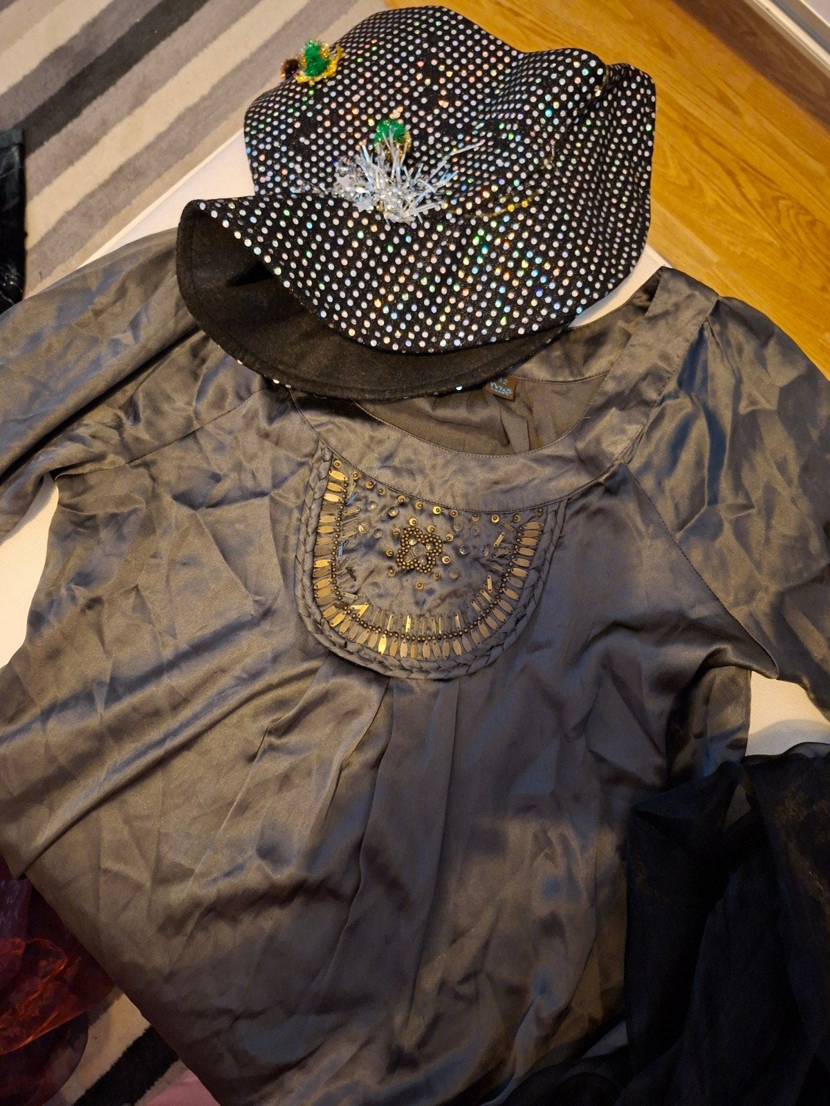 halloween, grijze blouse zwarte doek, Ophalen of Verzenden