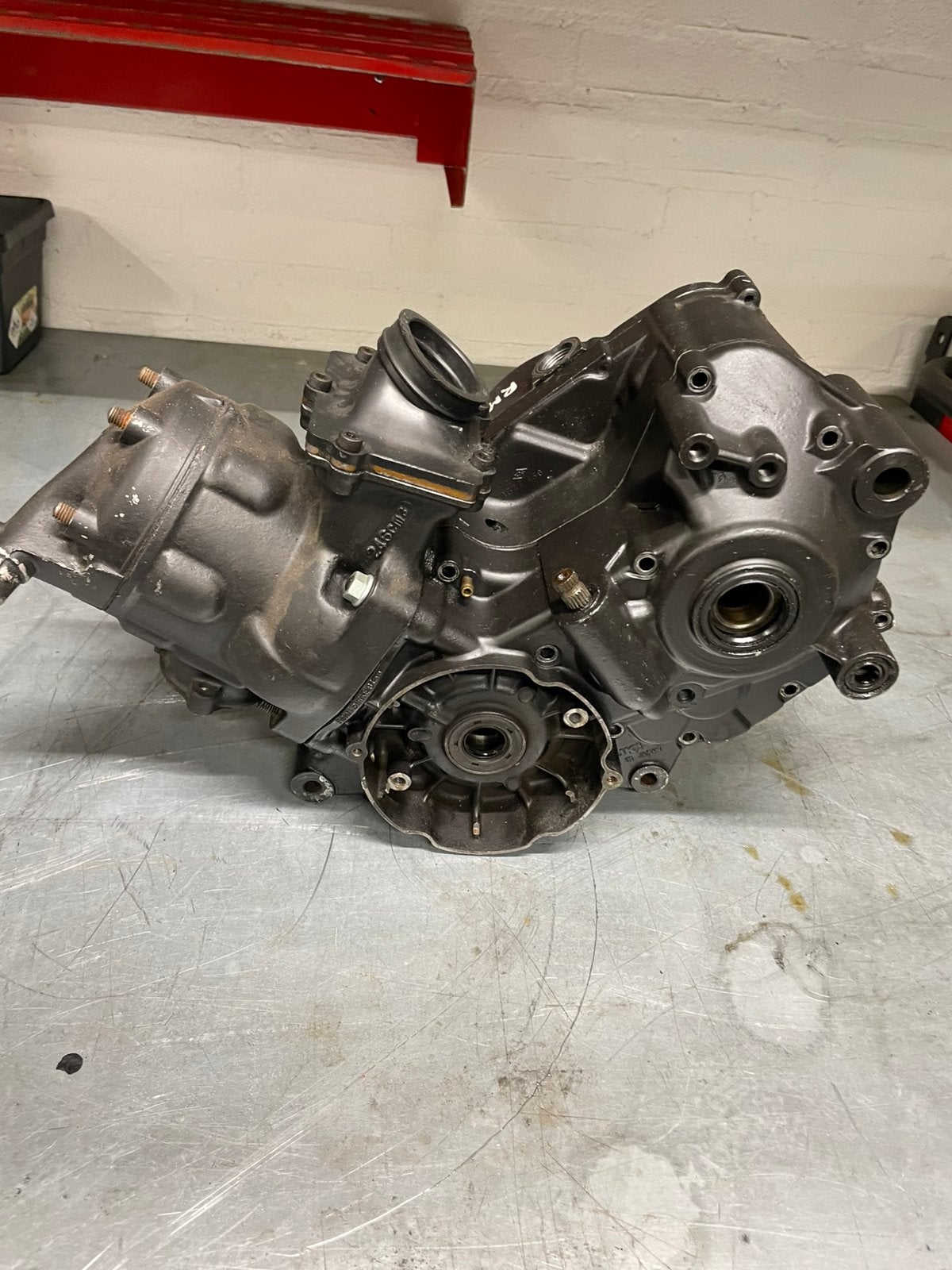 Suzuki RM250 motor blok, Ophalen