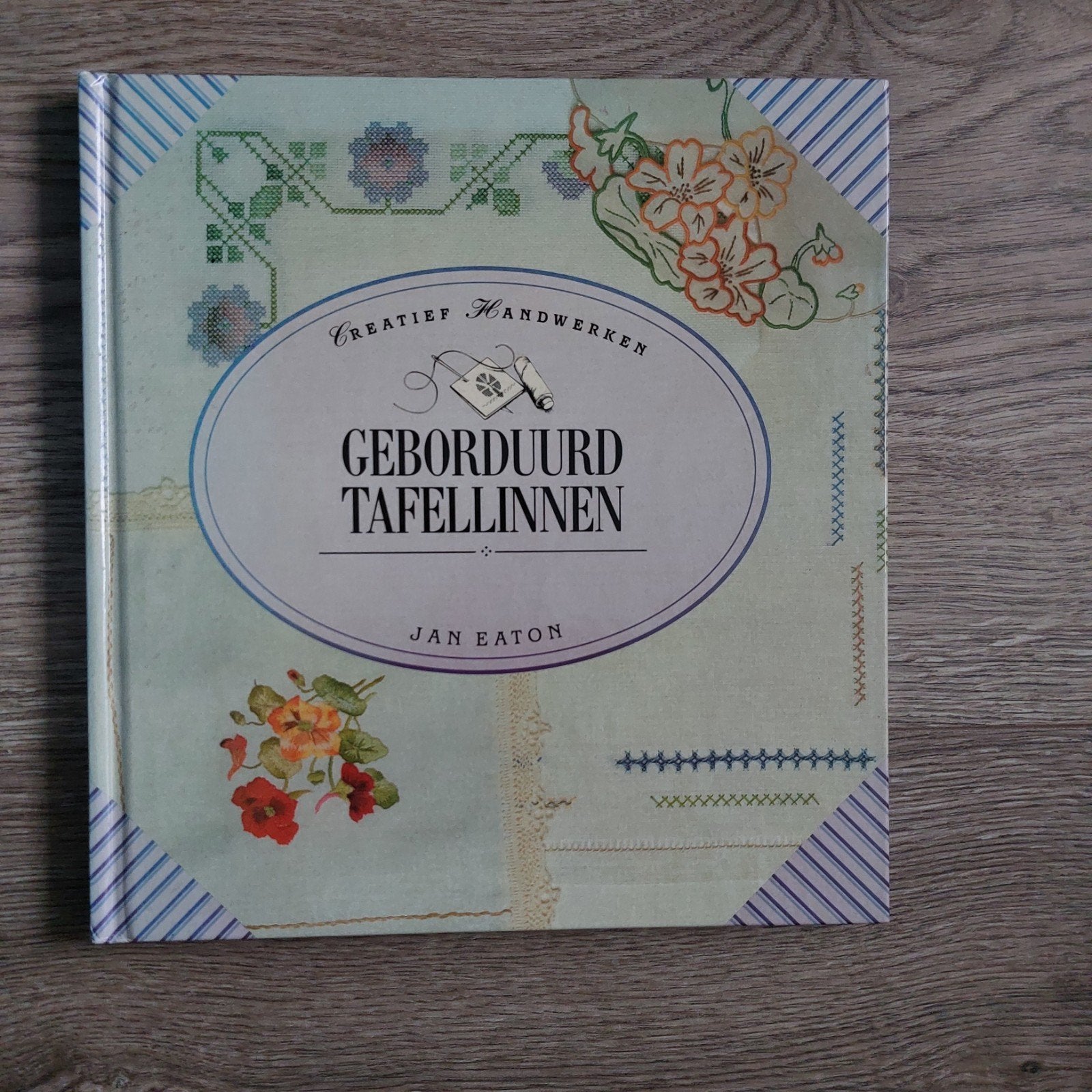 Prachtig boek 'Geborduurd Tafellinnen' van Jan Eaton., Ophalen of Verzenden, Nieuw