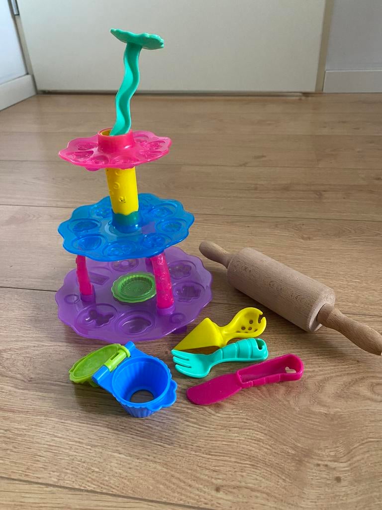 Play-doh cupcake set, Kinderen en Baby's, Speelgoed | Educatief en Creatief, Ophalen of Verzenden, Gebruikt