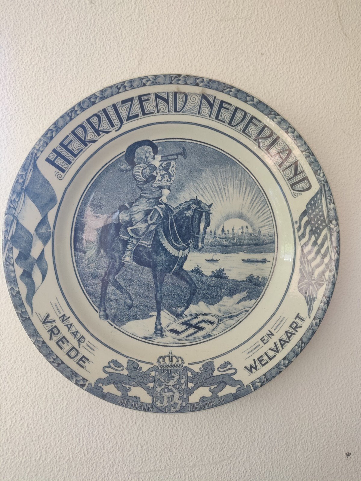Historisch Delfts Blauw 'Herrijzend Nederland' bord, Ophalen of Verzenden