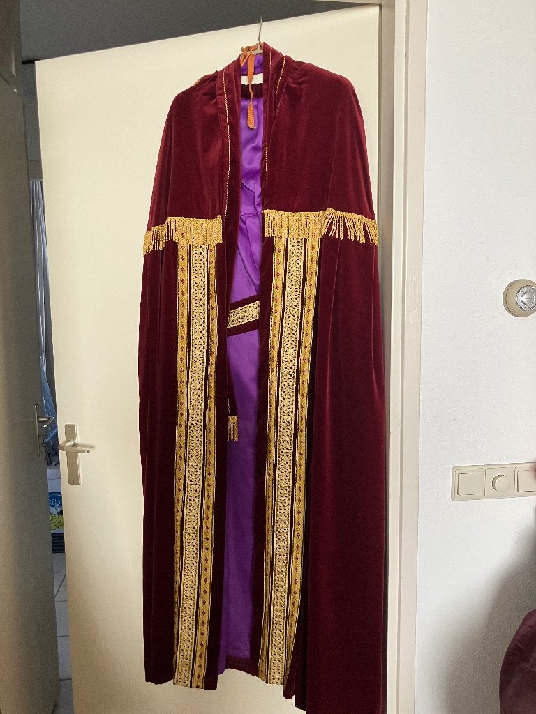Sinterklaaspak, Ophalen, Zo goed als nieuw