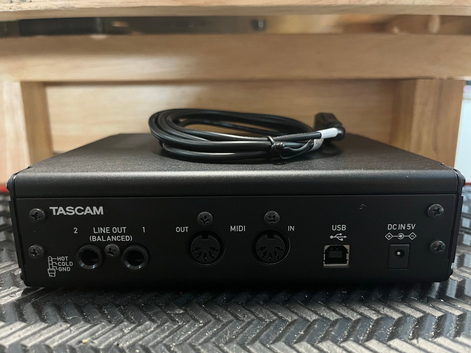 Tascam US-2x2 USB Audio/MIDI Interface, Ophalen of Verzenden, Zo goed als nieuw