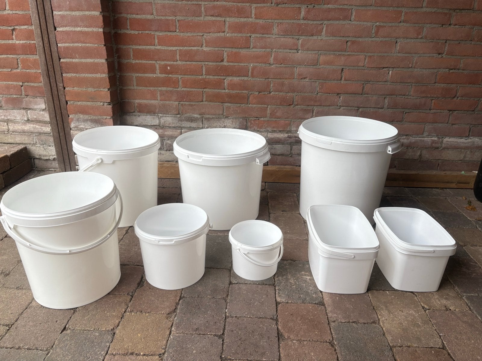 Diverse emmers met deksel (10-35 liter), Huis en Inrichting, Emmers, Ophalen of Verzenden, Nieuw, Kunststof, Met deksel