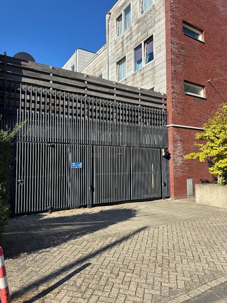 €149-Parkeerplaats Amsterdam - Johan Hofmanstraat (Laadpaal), Auto diversen