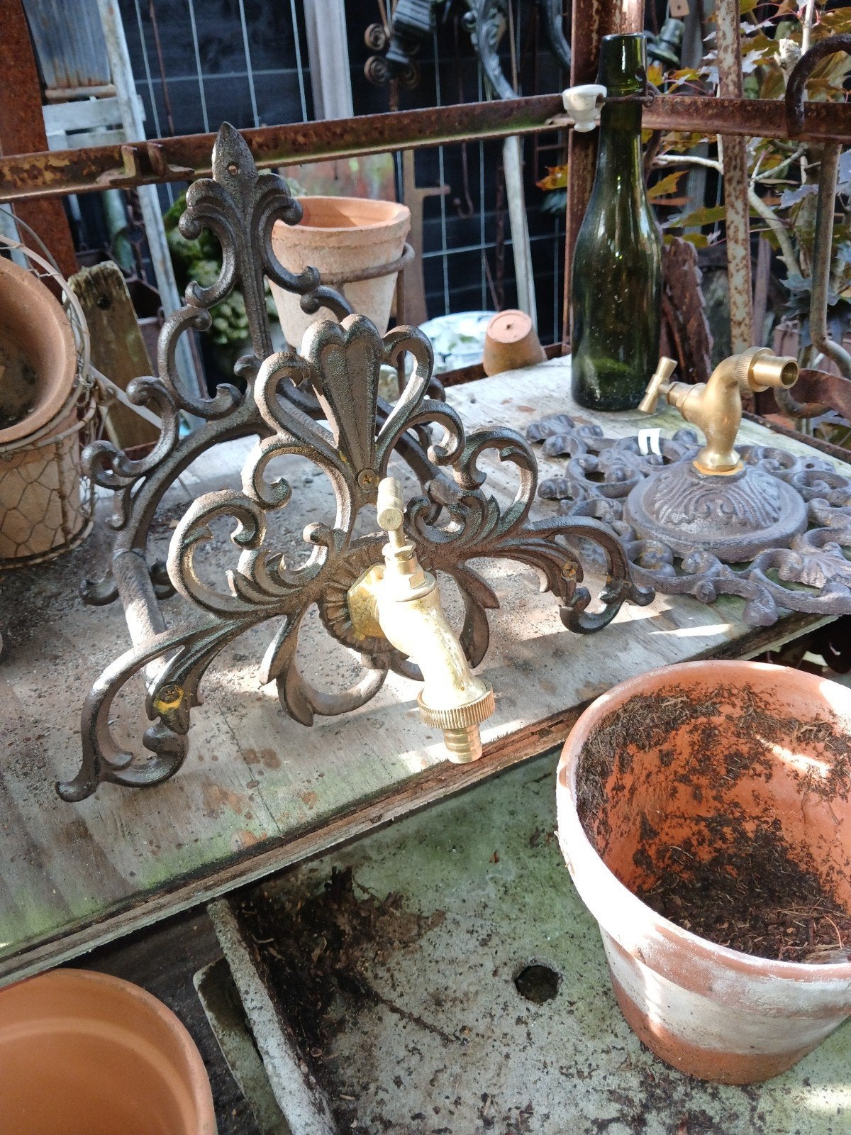 Gietijzer fontein als bloembak/wasbak/ buitenkraan enz, Tuin en Terras, Ophalen, Rond, Hout, Binnen