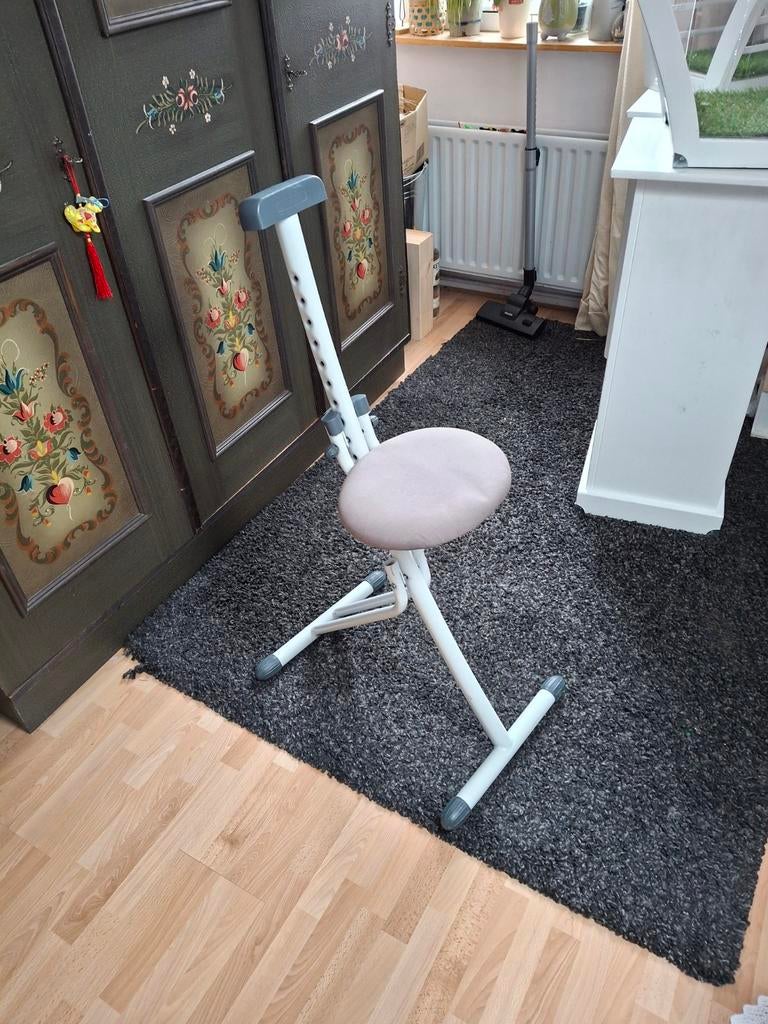 Inklapbare kruk, Huis en Inrichting, Barkrukken, 1 kruk, Ophalen of Verzenden, 60 tot 90 cm
