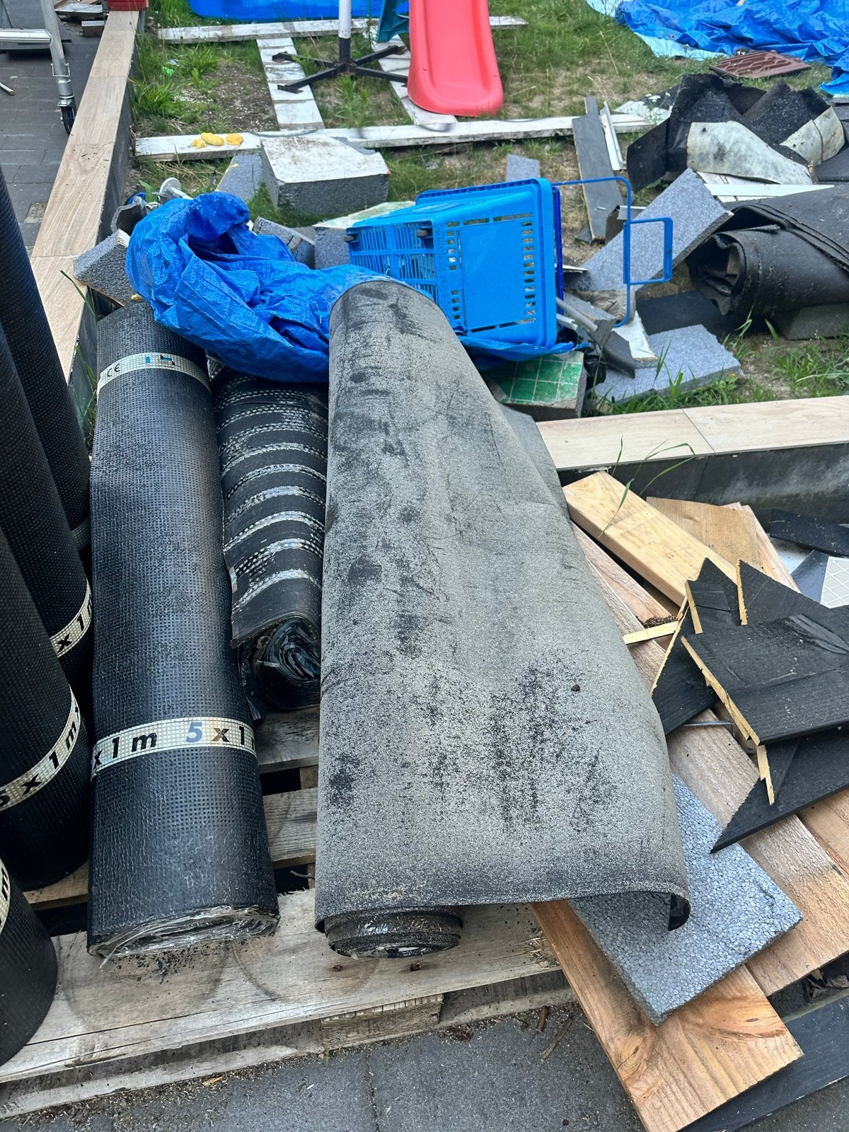 Diverse rollen bitumen dakbedekking, Overige materialen, Gebruikt, Zwart, Ophalen of Verzenden
