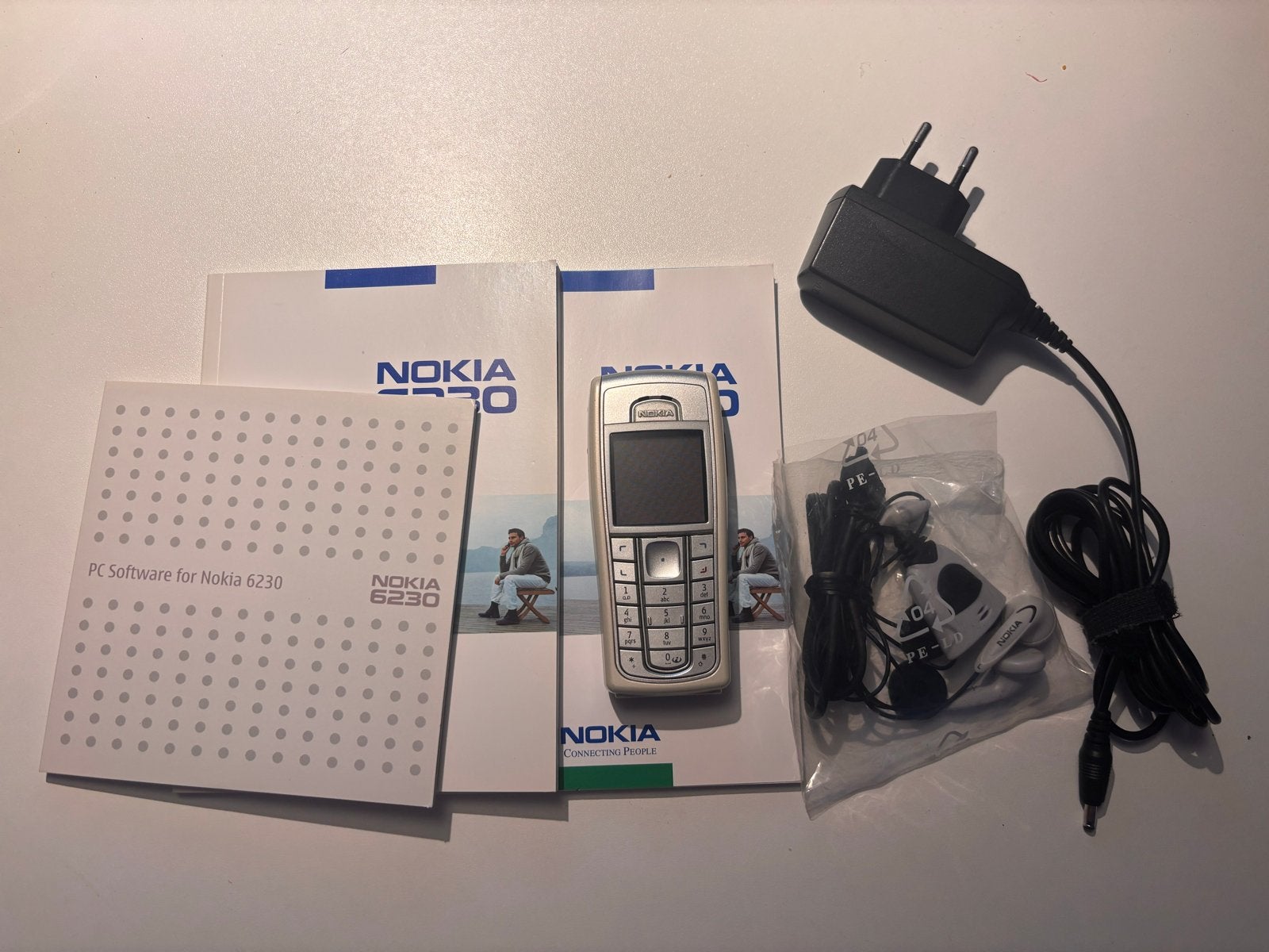 Nokia 6230 - Klassieke Mobiele Telefoon met Accessoires, Telecommunicatie, Mobiele telefoons | Nokia, Gebruikt, Fysiek toetsenbord