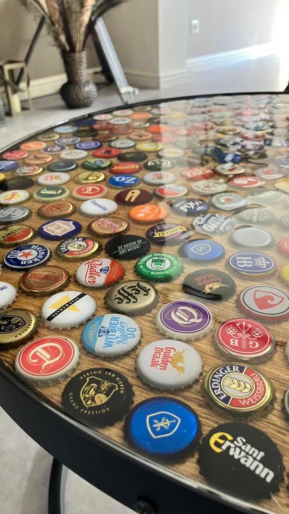 Unieke bijzettafels met bierdoppen - Eyecatchers!, Huis en Inrichting, Tafels | Bijzettafels, Zo goed als nieuw, Rond, 45 tot 60 cm