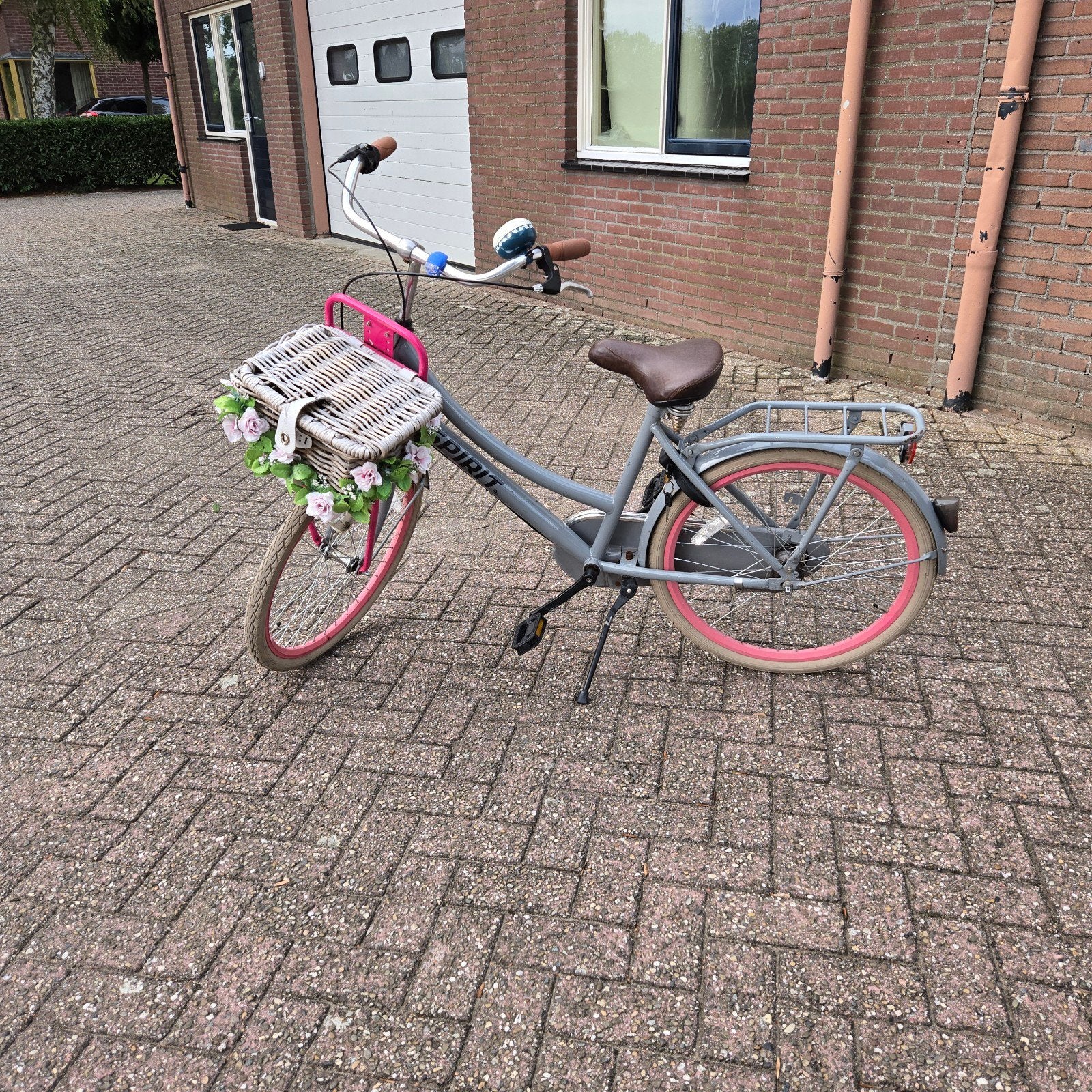 Leuke Spirit meisjesfiets met mandje en roze accenten, Terugtraprem, Gebruikt, 50 tot 53 cm, Ophalen