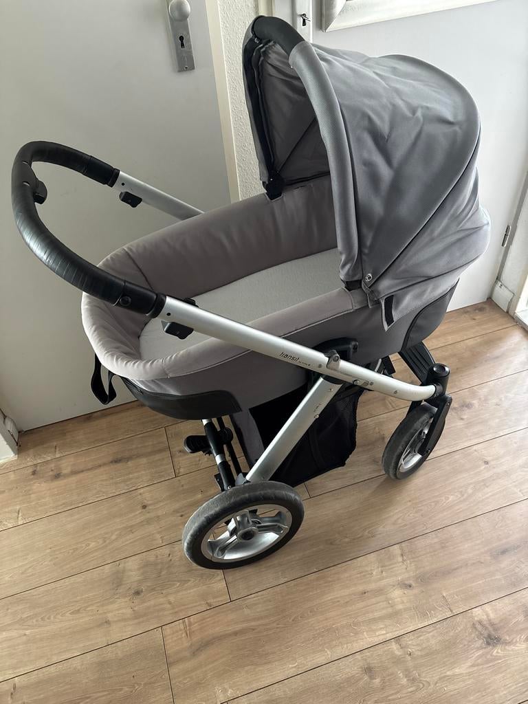 Mutsy Transit met reiswieg - Grijs, Kinderen en Baby's, Kinderwagens en Combinaties, Ophalen, Gebruikt, Combiwagen, Met reiswieg
