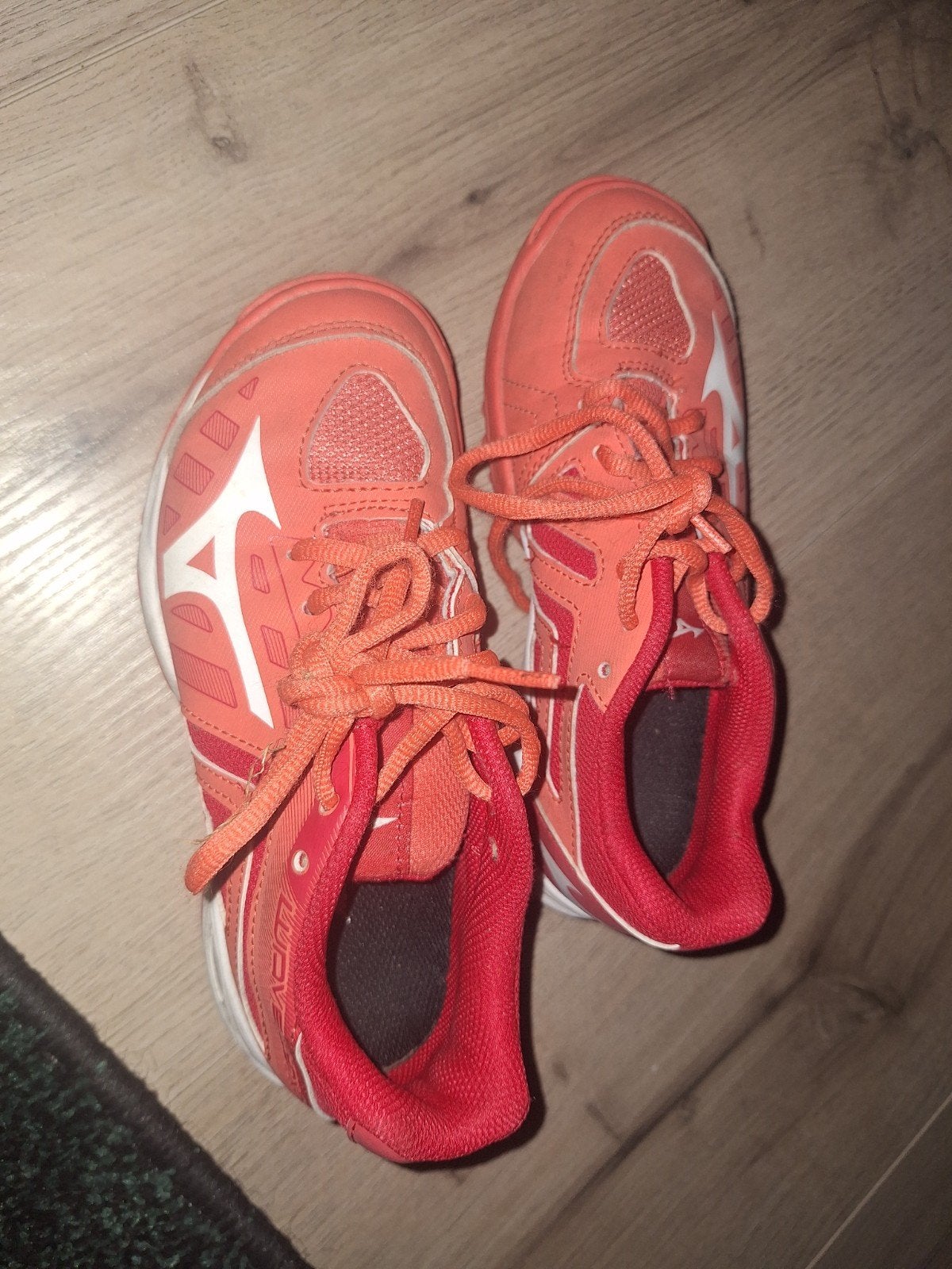 Mizuno korfbalschoenen maat 32,5 in nette staat, Ophalen of Verzenden, Gebruikt, Schoenen