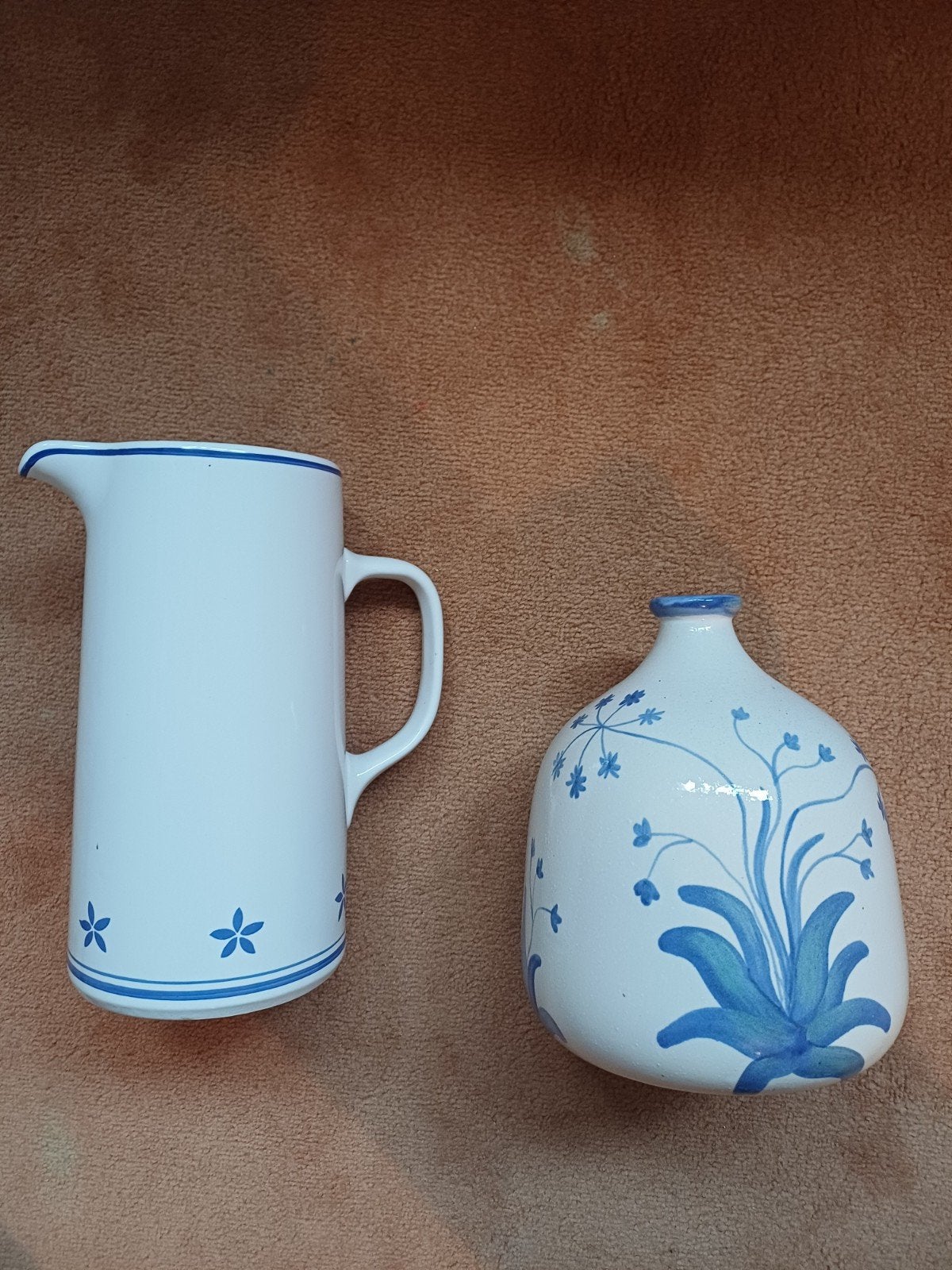 kan en vaas ecru met blauwe deco, Ophalen of Verzenden