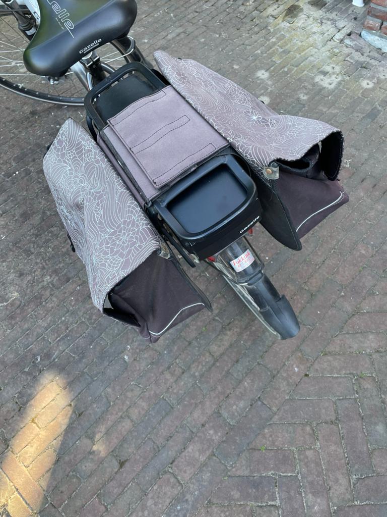 Dubbele fietstas met bloemenpatroon - Gazelle, Fietsen en Brommers, Fietsaccessoires | Fietstassen, Ophalen, Gebruikt