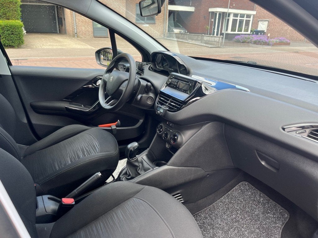 Peugeot 208 1.0 PURETECH ACCESS / AIRCO / CRUISE CTR. / TREK, 450 kg, Gebruikt, Electronic Stability Program (ESP), Origineel Nederlands