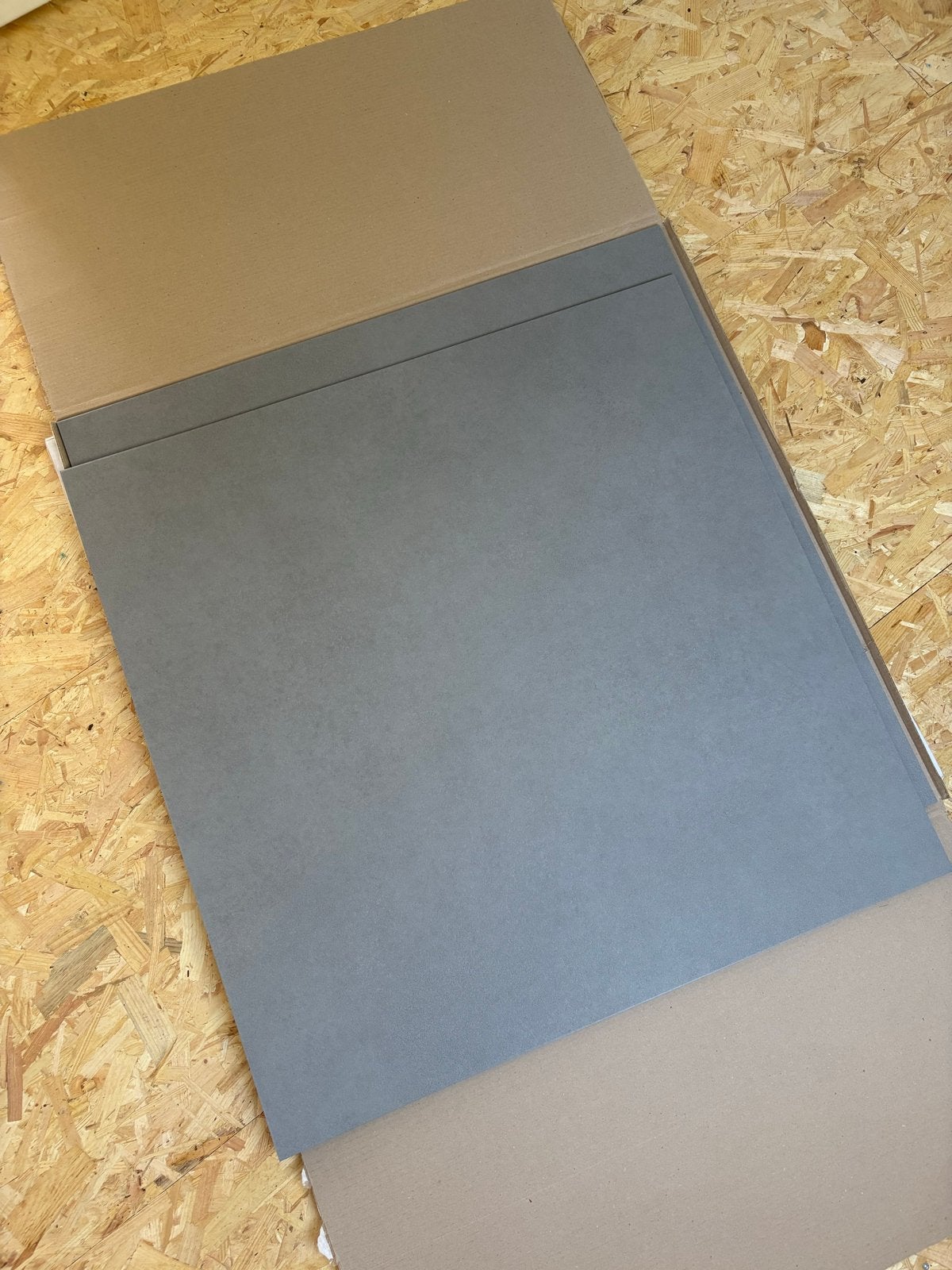 Nieuw! 38m2 Gerflor betonlook PVC vloer, Ophalen, Overige materialen, 30 cm of meer, 50 tot 150 cm