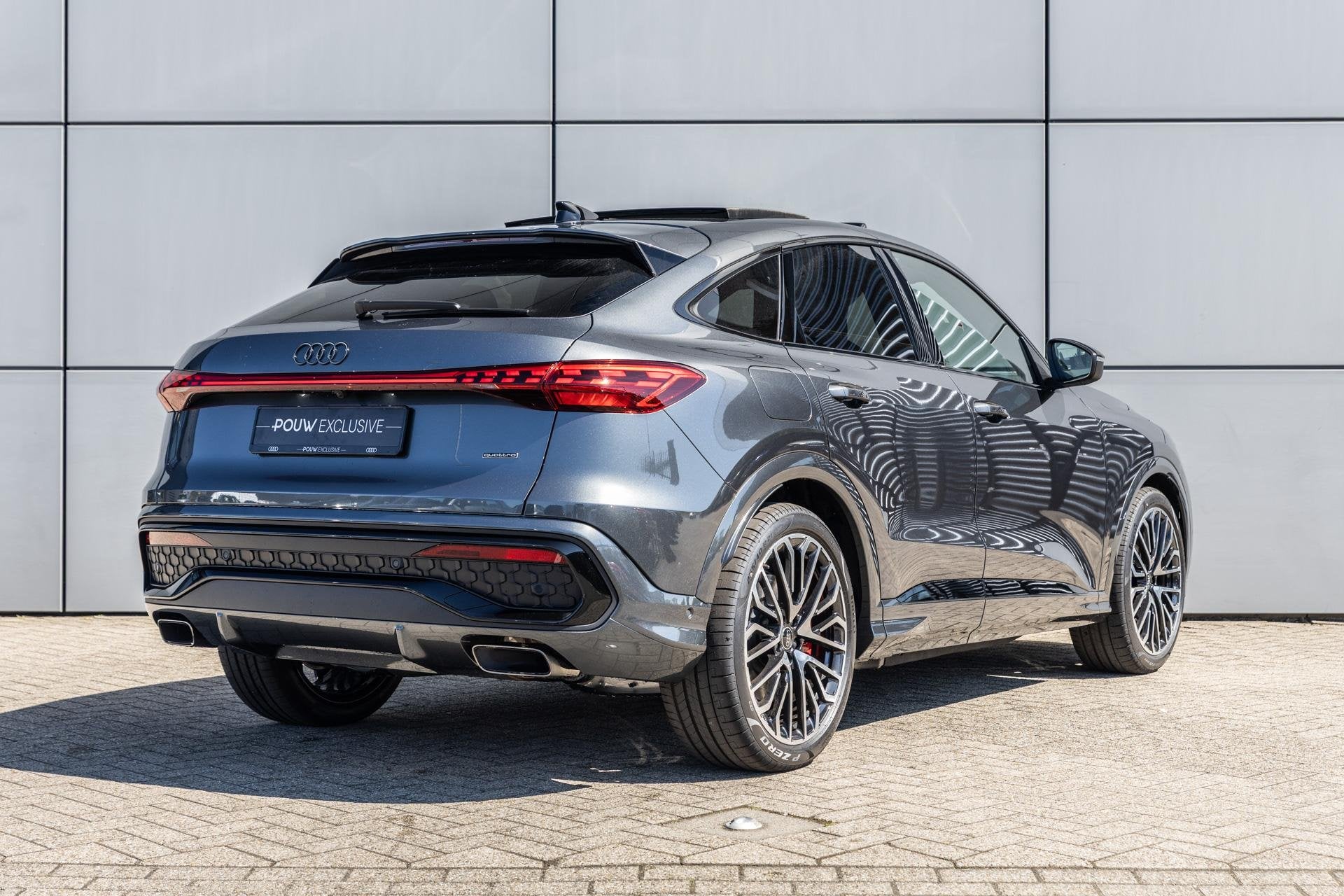 Audi Q5 Sportback 2.0 e-hybrid 367pk quattro S edition Compe, Auto's, Automaat, 12 maanden, Stof, 4 cilinders