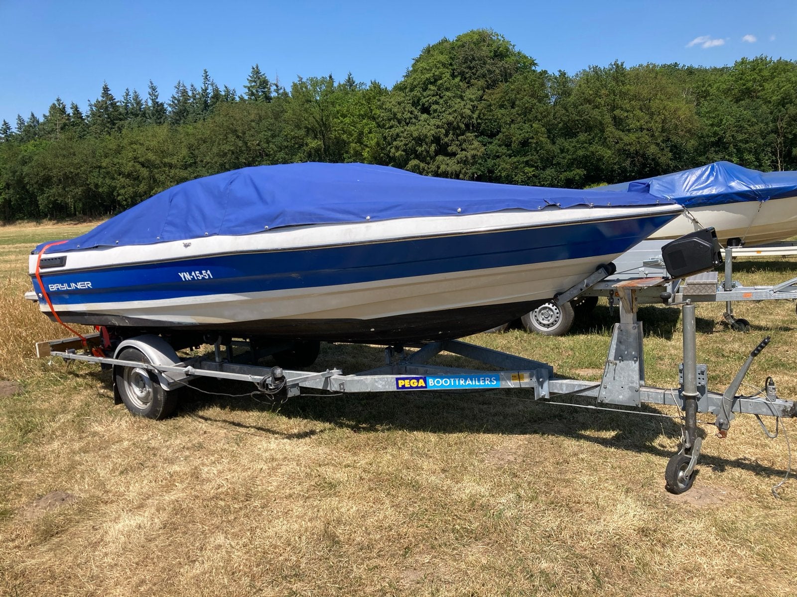 Bayliner Capri 2.3L OMC met Pega trailer - Nagekeken, Watersport en Boten, Gebruikt, Binnenboordmotor, Trailer, Bayliner