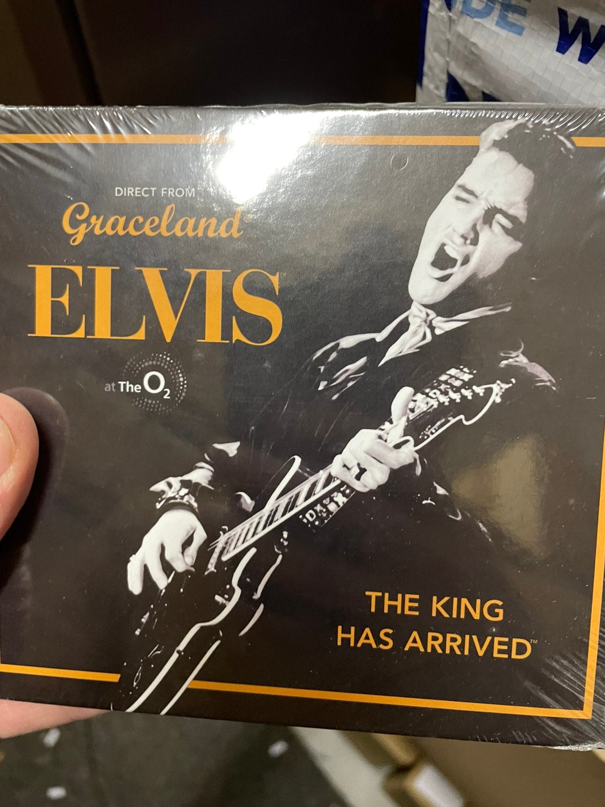 2 cd box elvis presley the king has arrived o2 arena gesea, Ophalen of Verzenden, Zo goed als nieuw